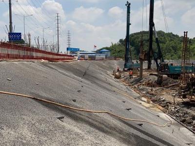 湖南金石基礎(chǔ)工程有限公司,旋挖樁施工,預(yù)應(yīng)力管樁施工,人工挖孔樁施工,沖孔樁施工,長(zhǎng)螺旋灌注樁施工,基坑支護(hù)工程施工,錨桿錨索施工,冠梁、腰梁施工,地基強(qiáng)夯處理工程,廠房及道路地基強(qiáng)夯處理工程,高速公路地基強(qiáng)夯加固處理,物流園港口地坪地基強(qiáng)夯工程,各種綜合市場(chǎng)（3—6房）房屋建筑地基基礎(chǔ)處理,鐵路（含高鐵）路基加固工程,機(jī)場(chǎng)跑道地基加固處理工程