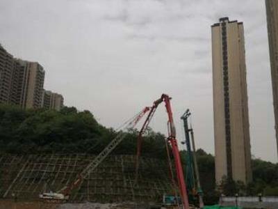 湖南金石基礎(chǔ)工程有限公司,旋挖樁施工,預(yù)應(yīng)力管樁施工,人工挖孔樁施工,沖孔樁施工,長螺旋灌注樁施工,基坑支護(hù)工程施工,錨桿錨索施工,冠梁、腰梁施工,地基強(qiáng)夯處理工程,廠房及道路地基強(qiáng)夯處理工程,高速公路地基強(qiáng)夯加固處理,物流園港口地坪地基強(qiáng)夯工程,各種綜合市場（3—6房）房屋建筑地基基礎(chǔ)處理,鐵路（含高鐵）路基加固工程,機(jī)場跑道地基加固處理工程