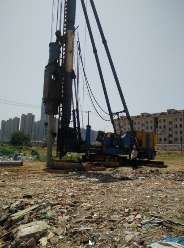 湖南金石基礎工程有限公司,旋挖樁施工,預應力管樁施工,人工挖孔樁施工,沖孔樁施工,長螺旋灌注樁施工,基坑支護工程施工,錨桿錨索施工,冠梁、腰梁施工,地基強夯處理工程,廠房及道路地基強夯處理工程,高速公路地基強夯加固處理,物流園港口地坪地基強夯工程,各種綜合市場（3—6房）房屋建筑地基基礎處理,鐵路（含高鐵）路基加固工程,機場跑道地基加固處理工程