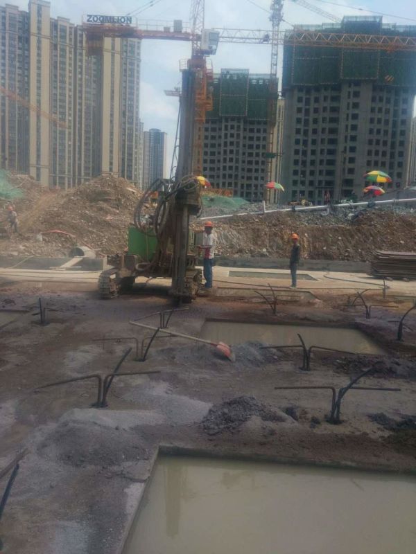 湖南金石基礎(chǔ)工程有限公司,旋挖樁施工,預(yù)應(yīng)力管樁施工,人工挖孔樁施工,沖孔樁施工,長螺旋灌注樁施工,基坑支護(hù)工程施工,錨桿錨索施工,冠梁、腰梁施工,地基強(qiáng)夯處理工程,廠房及道路地基強(qiáng)夯處理工程,高速公路地基強(qiáng)夯加固處理,物流園港口地坪地基強(qiáng)夯工程,各種綜合市場（3—6房）房屋建筑地基基礎(chǔ)處理,鐵路（含高鐵）路基加固工程,機(jī)場跑道地基加固處理工程