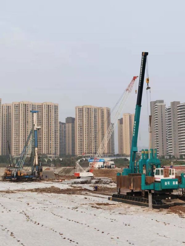 湖南金石基礎(chǔ)工程有限公司,旋挖樁施工,預(yù)應(yīng)力管樁施工,人工挖孔樁施工,沖孔樁施工,長(zhǎng)螺旋灌注樁施工,基坑支護(hù)工程施工,錨桿錨索施工,冠梁、腰梁施工,地基強(qiáng)夯處理工程,廠房及道路地基強(qiáng)夯處理工程,高速公路地基強(qiáng)夯加固處理,物流園港口地坪地基強(qiáng)夯工程,各種綜合市場(chǎng)（3—6房）房屋建筑地基基礎(chǔ)處理,鐵路（含高鐵）路基加固工程,機(jī)場(chǎng)跑道地基加固處理工程